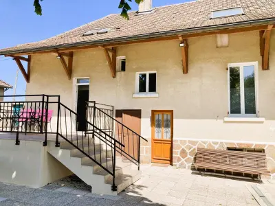 Gite à Trouans,Gîte charmant avec jardin, 3 chambres, proche Troyes et Reims, idéal familles et amis FR-1-543-289 N°978022