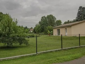 Cottage in Saint Mards en Othe,Charmante maison avec jardin clos, proche d'Aix-en-Othe, idéale pour randonnées et détente en famille FR-1-543-292 N°978025