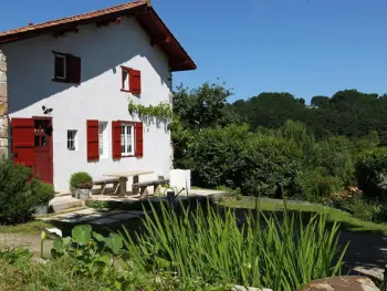 Gite à Ascain,Gîte charmant à Ascain, proche bourg, équipé, terrasse, jardin, à 6 km de la mer et golfs FR-1-384-486 N°979315