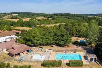 Chalet en Saulieu,Camping de Saulieu - Mini-chalet Isabelle sans sanitaires 386878 N°604004