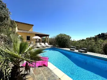 Villa in La Londe les Maures,Le Cros Maravenne Villa climatisée pour 10 personnes avec piscine privée, vue sur les collines et la mer, sur le domaine de Valc 869852 N°819852