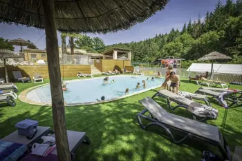 Chalet in Saint Vincent de Durfort,Camping Coeur d'Ardèche - Chalet 5 places, climatisé avec télé et lave vaisselle 879596 N°981763