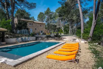 Huisje in Roussillon,Maison avec vue et piscine chauffée à Roussillon 983148 N°984157