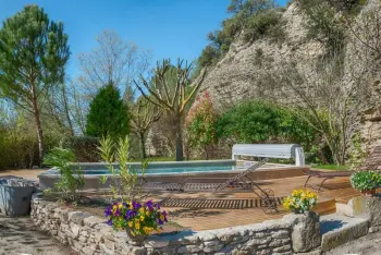 Maison à Fontaine de Vaucluse,Perle rare !Charmante maison avec  Piscine au bord de la rivière  983150 N°984159