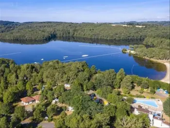 Chalet in Saint Pardoux,Camping du Lac de Saint-Pardoux - Chalet Adrien 30m² - Adapté aux personnes à mobilité réduite 1018221 N°985231