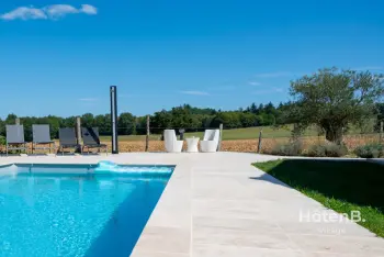 House in Panazol,Maison 'Les Lièvres': Oasis de détente climatisée avec Piscine & Jacuzzi 1032378 N°985881