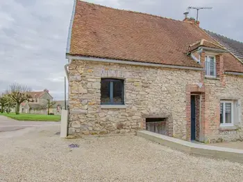 Casa rural en Plessis Barbuise,Gîte cosy avec terrasse privative, 3 chambres, proche Provins et attractions touristiques FR-1-543-314 N°988976