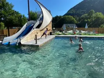 Chalet in Vic sur Cère,Camping Pommeraie - Chalet Houdini 1122896 N°990385