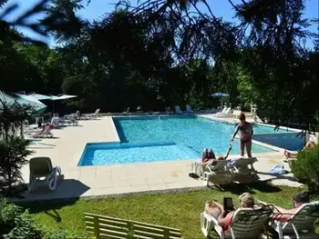 Chalet a Carlucet,Camping Château de Lacomté - en bois massif ( mineurs de - 18 ans non acceptés) 1013783 N°990813