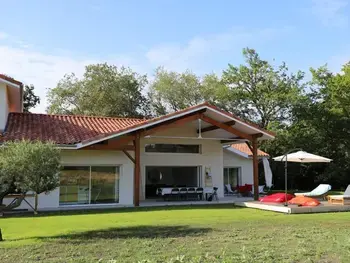 Villa in Soustons,Villa avec piscine, 10 pers, au calme, climatisée, terrasse, grand jardin FR-1-379-169 N°990973