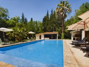 Casa en Mouriès,Mas rénové à Mouriès avec piscine, 6 chambres, terrasses et pool houses, en pleine nature provençale. FR-1-599-90 N°991652