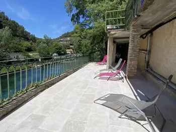 Maison à Fontaine de Vaucluse,Maison atypique pour 4 avec terrasse à Fontaine-de-Vaucluse, Luberon FR-1-767-5 N°993164