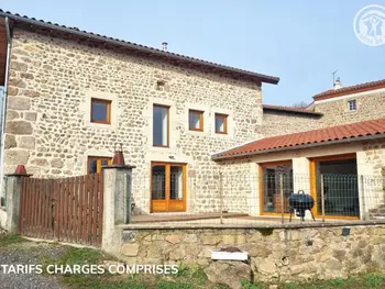 Gîte in Verrières en Forez,Gîte spacieux avec terrasse en forêt, 12 lits, proche randonnées FR-1-496-314 N°995331