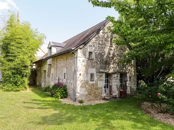 Cottage in Mayet,Gîte de charme avec terrasse, proche circuit 24H et zoo de la Flèche, idéal pour 4 pers. FR-1-410-438 N°996528