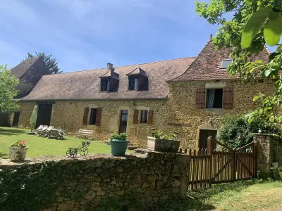 Gite à Pezuls,Charmante maison 4 pers avec piscine privative et grand terrain, proche sites touristiques du Périgord FR-1-616-350 N°996550