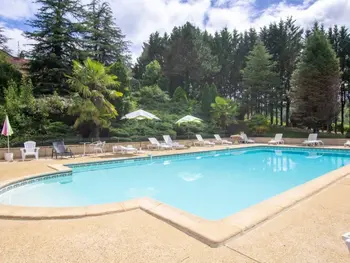 Agriturismo a Prats du Périgord,Maison de charme avec piscine, au cœur de Prats du Périgord, idéale pour 4 pers. et animaux acceptés FR-1-616-353 N°996553