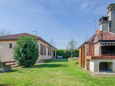 Gite à La ville aux Bois,Maison familiale avec jardin clôturé, terrasse et cheminée près des lacs de Forêt d'Orient FR-1-543-325 N°996934