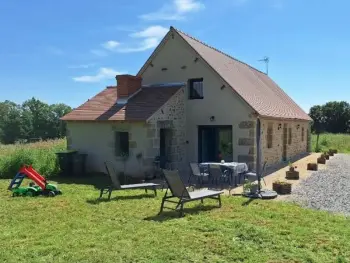 Casa rural en Franchesse,Fermette rénovée, tout confort, avec jardin et label 