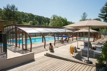 Hut in Saint Paulien, Camping La Rochelambert - Lodge Bois 4 Saisons Confort 37m² (2 chambres) dont terrasse couverte 12m² + Côté Rivière 510869 N°695868