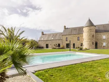 Gîte in Lessay,Maison avec piscine couverte, spa et jardin à Lessay FR-1-362-1099 N°999134