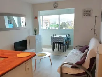 Apartment in Villers sur Mer,Charmant 2 pièces rénové avec loggia, à deux pas de la plage - Parking privé - Idéalement situé FR-1-712-77 N°999423