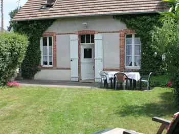 Cottage in Neung sur Beuvron,Charmant gîte rénové, idéal randonneurs, proche châteaux & 200 km de chemins – 3 ch, jardin, parking FR-1-491-371 N°999938