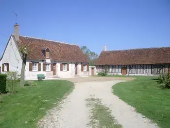 Cottage in Bracieux,Maison de campagne près de Chambord, 3 chambres, cheminée, terrasse, proche forêt et pistes cyclables FR-1-491-431 N°999997