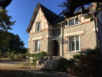 Cottage in Dhuizon,Maison familiale rénovée, proche châteaux, grand jardin, 5 chambres, équipements inclus, animaux acceptés FR-1-491-436 N°1000002