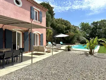 Villa in La Londe les Maures, Villa pour 6 personnes avec piscine privée, à deux pas du Golf de Valcros, à La Londe-Les-Maures 1207673 N°1000482