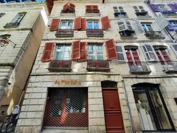 Appartement à Bayonne,Joli T3 au 2ème étage, cœur du Petit Bayonne, proche commodités FR-1-239-1045 N°1003101