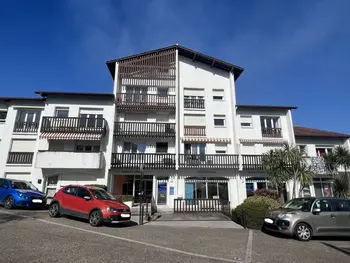 Apartment in Cambo les Bains,Charmant T2 au calme avec terrasse, parking et accès internet à Cambo-les-Bains FR-1-495-11 N°1003165