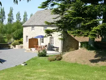 Casa rural en Clitourps,Maison en pierre avec jardin clos à proximité de Barfleur - 2 chambres, WiFi, terrasse, barbecue FR-1-362-734 N°1003313