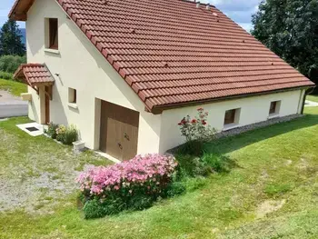 Gîte in Gerbamont,Charmante maison rénovée avec 3 chambres, garage, et animaux admis à Gerbamont FR-1-589-161 N°1003503