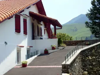 Apartamento en Macaye,Gîte de charme au Pays basque avec terrasse et animaux acceptés FR-1-384-370 N°1003639