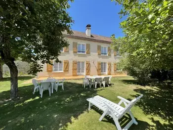 Gite in Thèze,Maison spacieuse avec grand jardin clos, proche de Pau, 4 chambres, tout confort, animaux acceptés FR-1-384-57 N°1003656