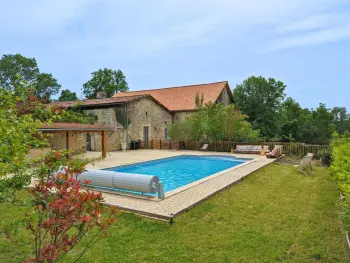 Casa rural en Bazac,Gîte familial avec piscine privative, grand jardin et recharge voiture électrique, près d'Aubeterre-sur-Dronne FR-1-653-256 N°1004431