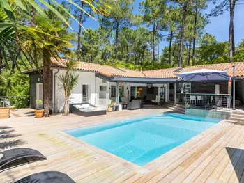 Villa en Soorts Hossegor,Villa d'architecte avec piscine chauffée et borne de recharge, parfaite pour des vacances en famille FR-1-791-4 N°1005167