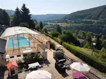 Chalet in Neuvéglise,Flower Camping Le Belvédère - Chalet Premium BELVEDERE avec vue sur le lac - 3 chambres et 2 SDB 1281245 N°1006462