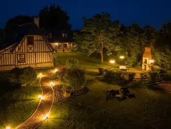 Cottage in Sainte Marie au Bosc,Vaste longère rénovée avec jardin paysager, proche Étretat, équipée tout confort et activités familiales FR-1-441-953 N°1006627