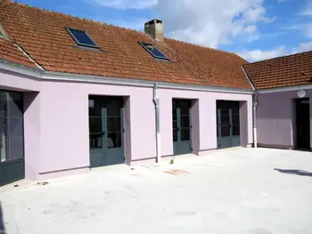 Gîte in Nucourt,Grande maison familiale avec cuisine équipée, proche Paris, nature et culture FR-1-649-38 N°1008450