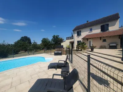 Gite à Saint Aubin le Monial,Évasion à la campagne avec piscine, spa et terrasses FR-1-489-537 N°1009595