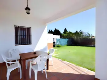 Villa in El Palmar de Vejer,Chalet en bord de mer avec 3 chambres à El Palmar, Wi-Fi, parking et terrasse privée ES-180-62 N°1010476