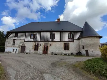 Gite in Bolbec,Manoir de charme en Normandie avec cheminée et parking privé FR-1-441-970 N°1012363