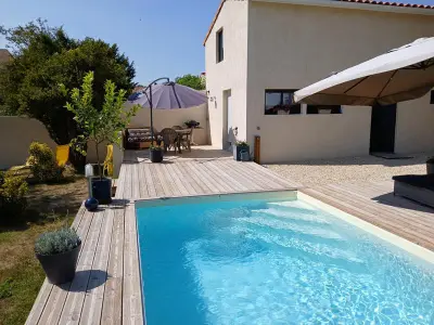 Gite à Baignes Sainte Radegonde,Gîte avec piscine chauffée, jardin clos et WiFi à Baignes FR-1-653-264 N°1013317