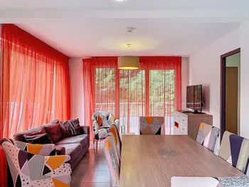 Wohnung in Lamalou les Bains,Bel F3 climatisé avec parkings, terrasse et vue sur montagnes à 50m du centre et des thermes FR-1-451-213 N°1013953