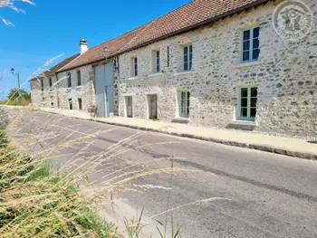 Gîte in Chérence,Gîte charmant 86m² avec jardin, cheminée, terrasse, proche Paris, idéal pour vélos et familles. FR-1-649-63 N°1014040