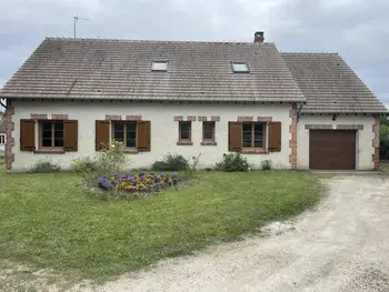 Cottage in Dhuizon,Gîte familial chaleureux avec jardin, proche Châteaux de la Loire et activités nature FR-1-491-451 N°1016176