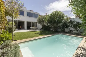 Huisje in Lisbonne,Contemporary Restelo Pool Haven by CadenzaLux 1396305 N°1016641