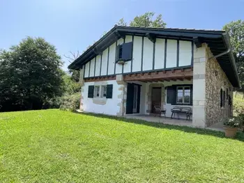 Gite à Sare,Charmante maison basque à Sare avec grand jardin et Wi-Fi FR-1-384-916 N°1017260