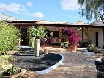 Apartment in Antigua,Maison historique rénovée avec piscine privée, jardin, mini-golf et climatisation ES-346-43 N°1019804